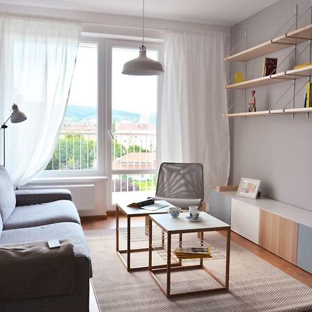 Brand New Apartment. Parking Spot Included! Bratislava Luaran gambar