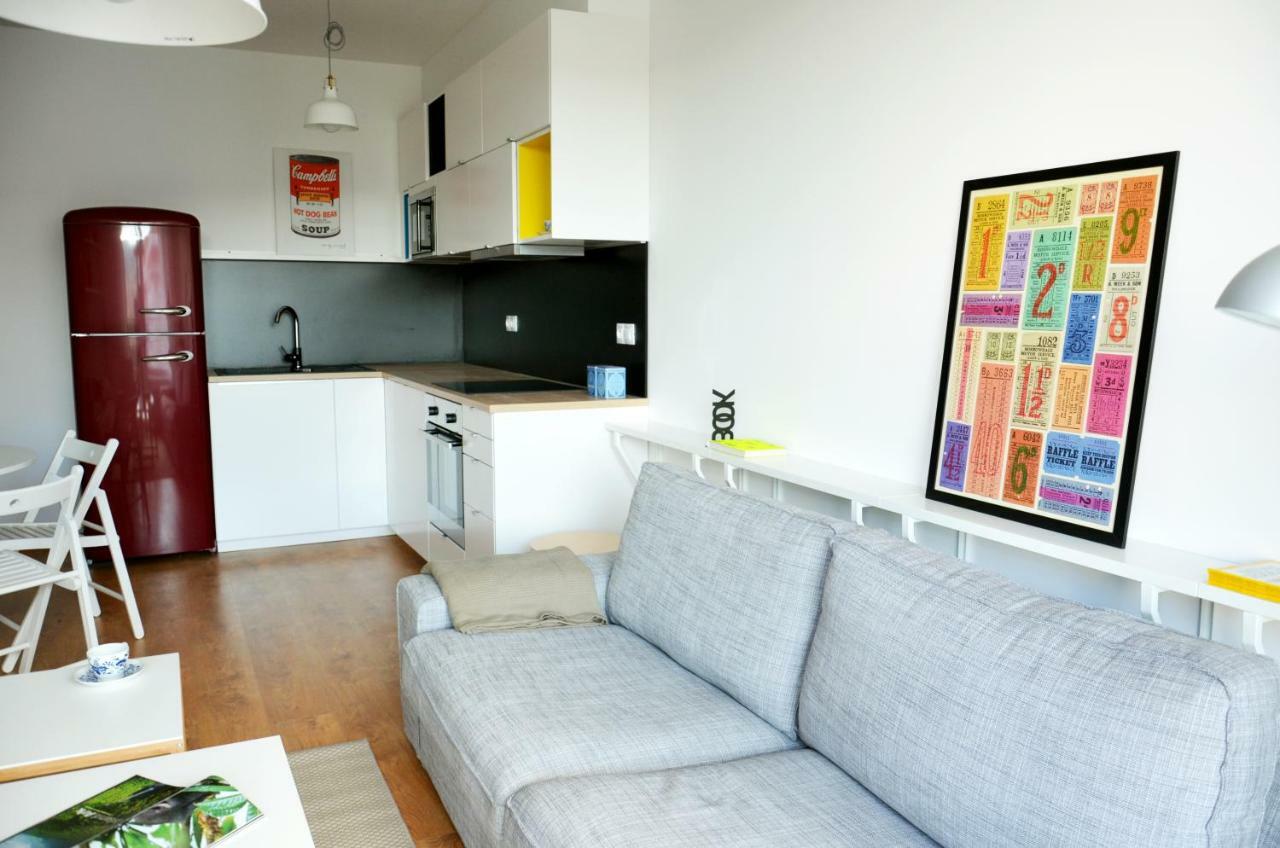 Brand New Apartment. Parking Spot Included! Bratislava Luaran gambar