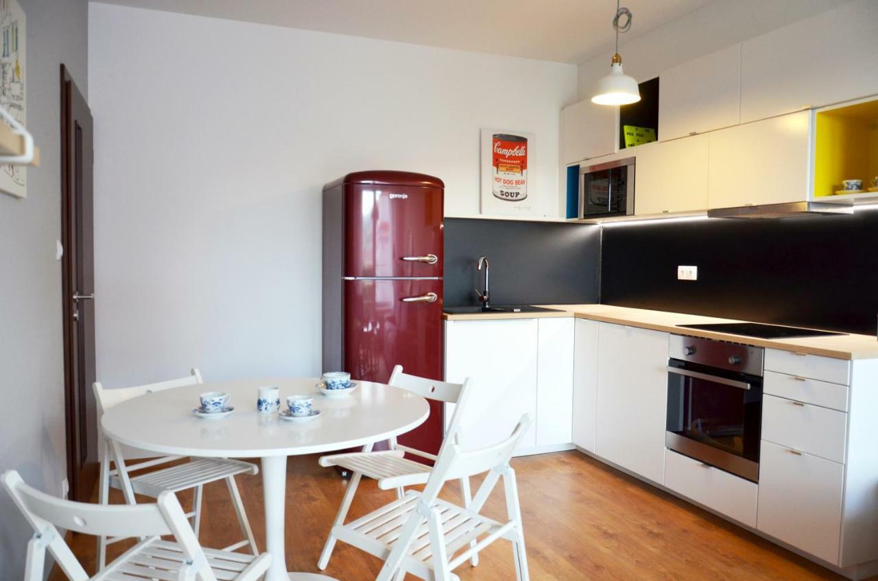Brand New Apartment. Parking Spot Included! Bratislava Luaran gambar